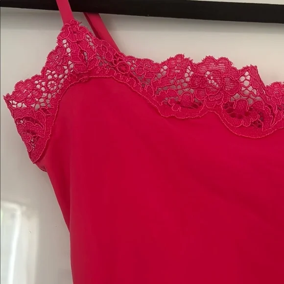 SKIMS fits everybody lace onesie - neon rose - Picture 3 of 4